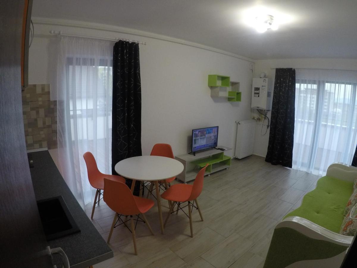 Ama Apartament Cu Terasa 50 Mp & Parcare Braşov Exterior foto