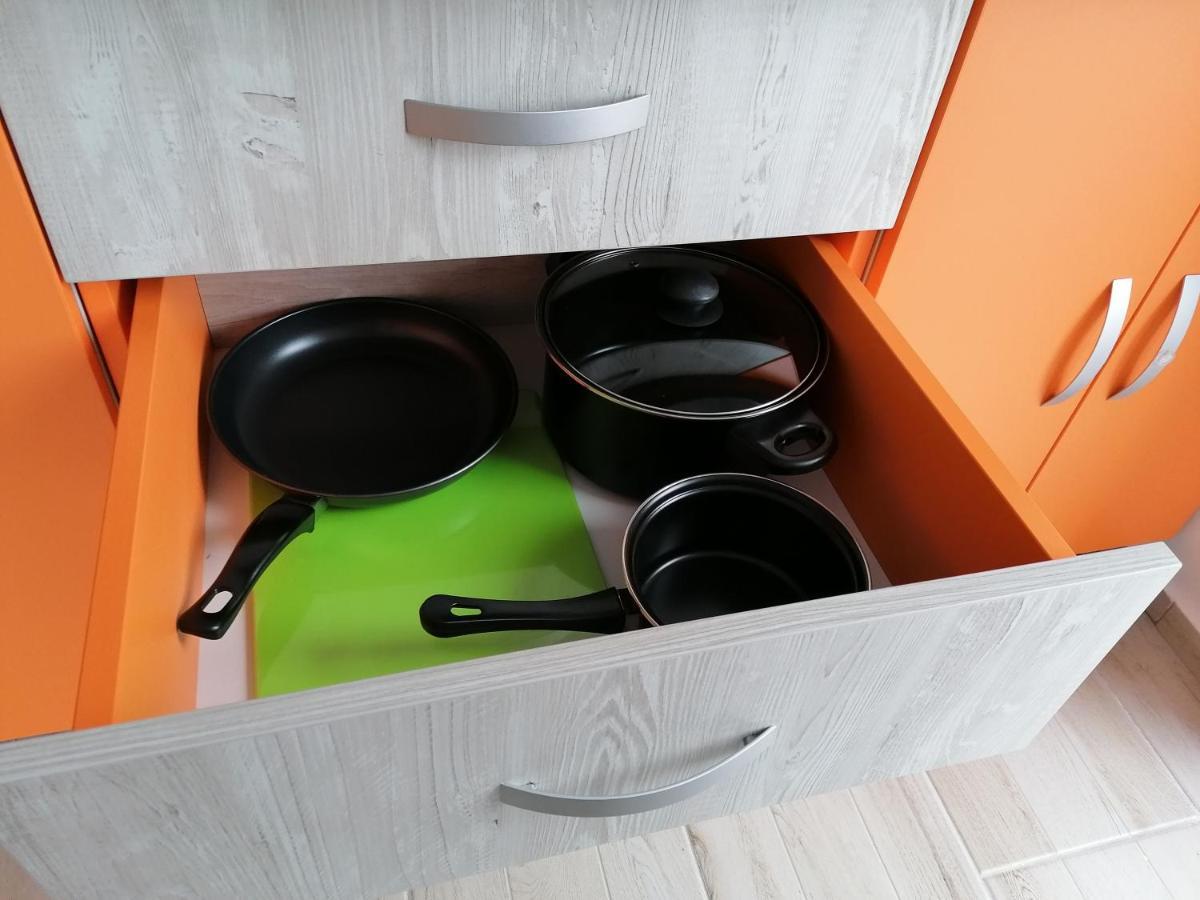 Ama Apartament Cu Terasa 50 Mp & Parcare Braşov Exterior foto