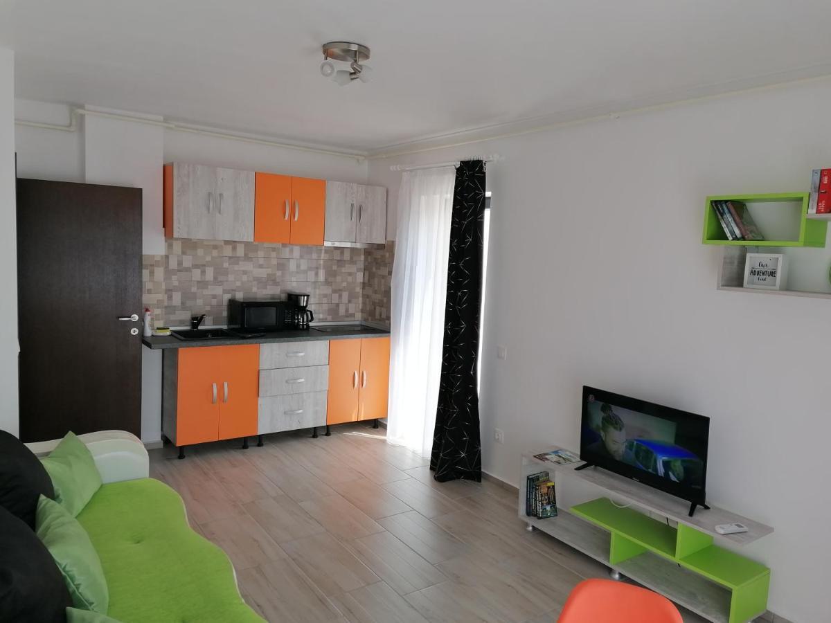 Ama Apartament Cu Terasa 50 Mp & Parcare Braşov Exterior foto